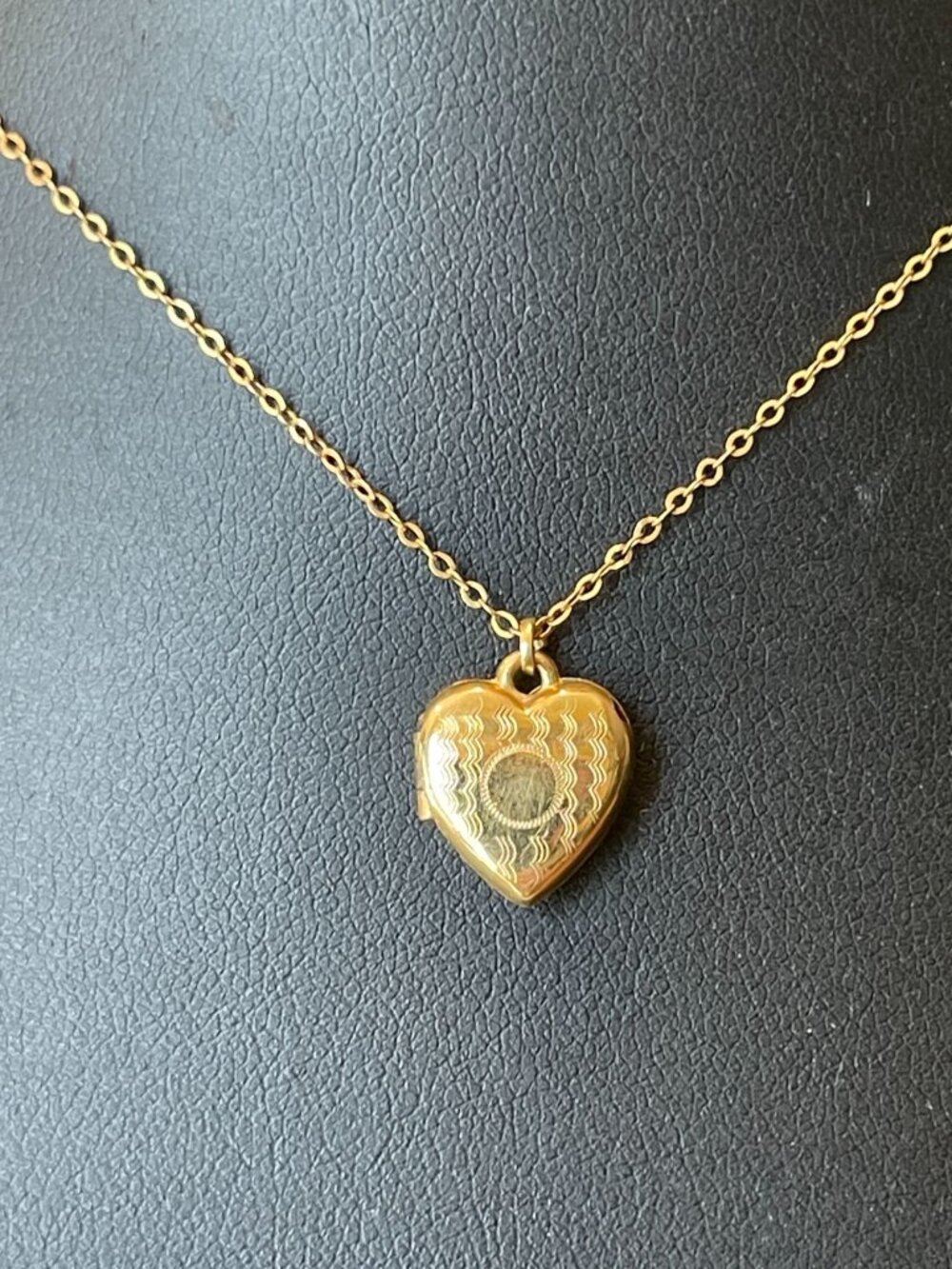 Antique S.O. Bigney 1/20 12K Gold Filled 14" Chain 4 Photo Heart Locket Set